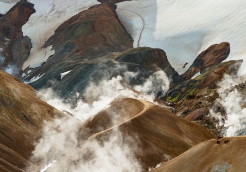 How much electricity does geothermal energy use?
